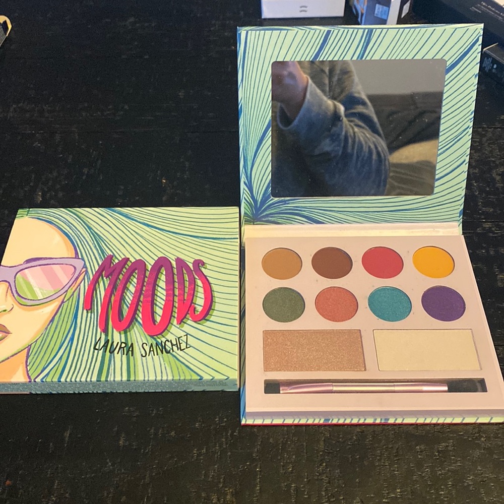 Moods Laura Sanchez eyeshadow pallet